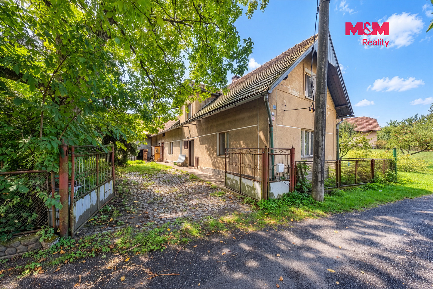 Prodej domu 196 m² s pozemkem 1 246 m² – fotografie 2