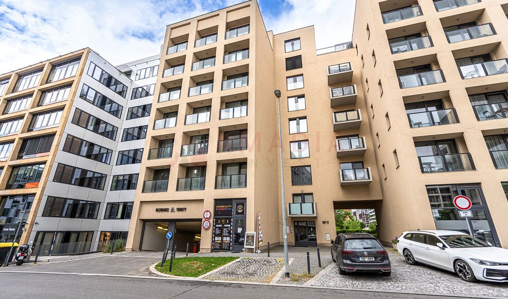Prodej bytu 1+kk 80 m², Praha – náhled fotky 2
