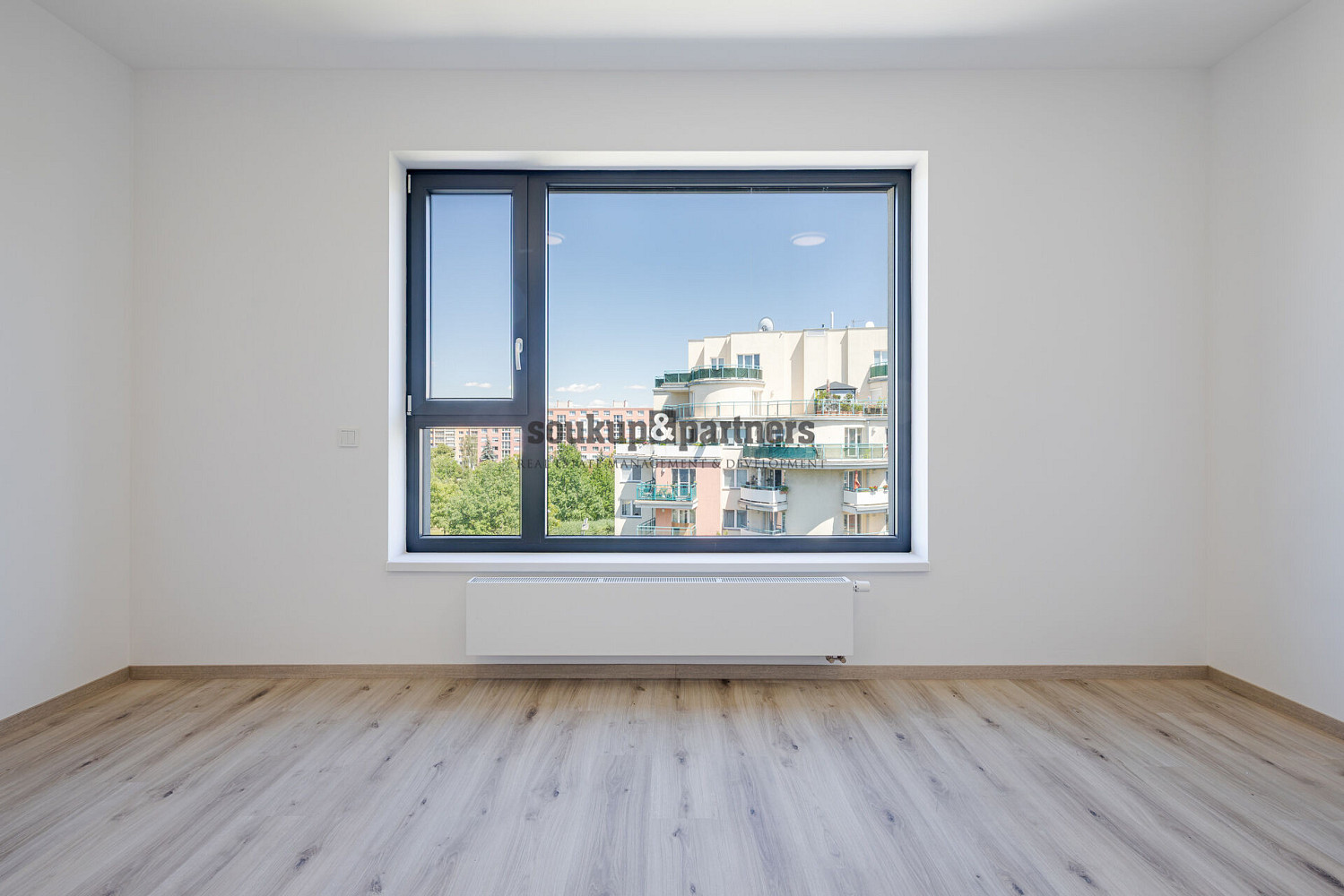 Prodej bytu 1+kk 28 m² — photo 2