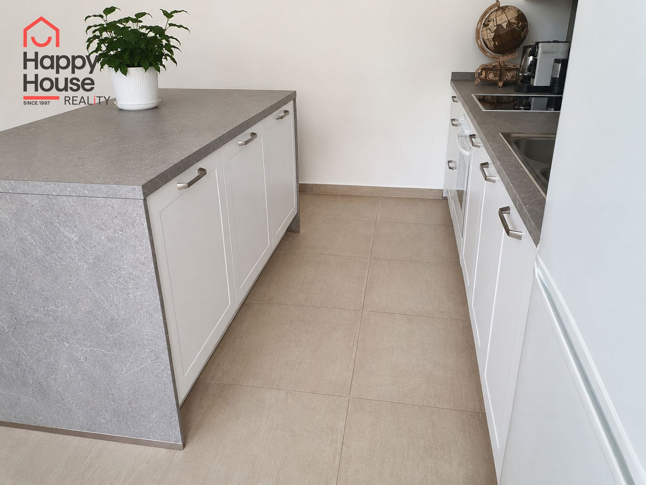Pronájem bytu 2+kk 65 m² – fotografie 3