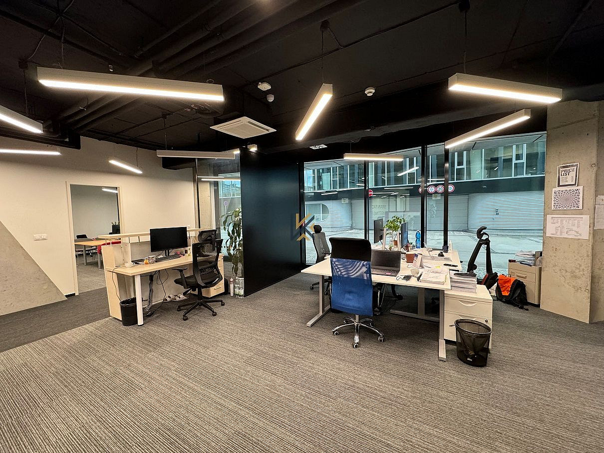 Pronájem obchodních prostor 194 m² – fotografie 4