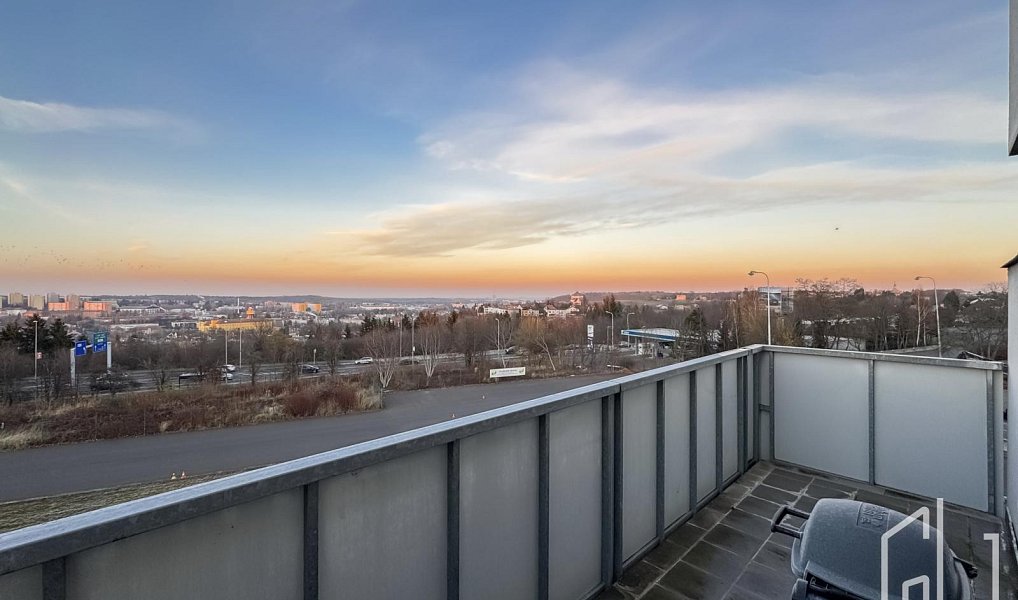 Prodej bytu 4+kk 141 m², Praha – náhled fotky 2