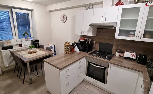 Pronájem bytu 2+1 54 m², Olbrachtova, Břeclav