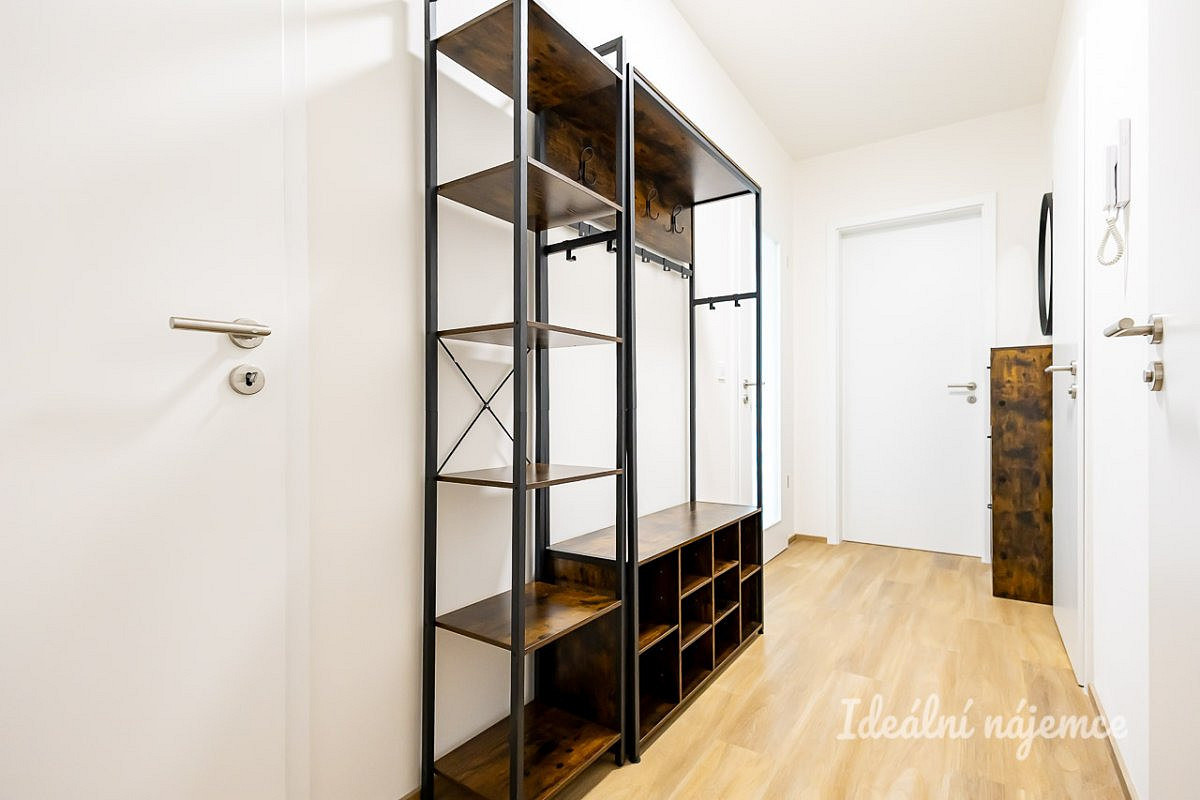Pronájem bytu 2+kk 59 m² — photo 3