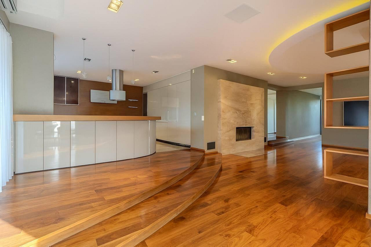 Prodej domu 700 m² s pozemkem 1 893 m² – fotografie 2