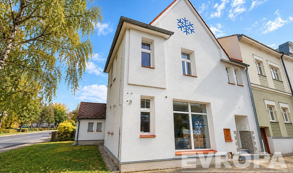 Prodej domu 210 m² s pozemkem 282 m², Nová Paka – náhled fotky 2