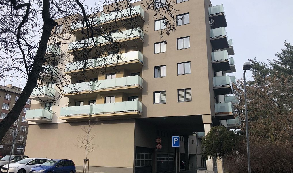 Garáž v Plzni na Slovanech, Plzeň – náhled fotky 6