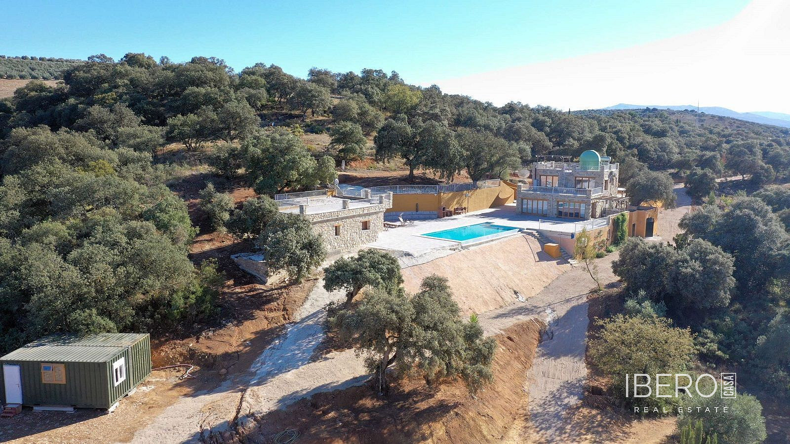 Prodej domu 400 m² s pozemkem 22 000 m²