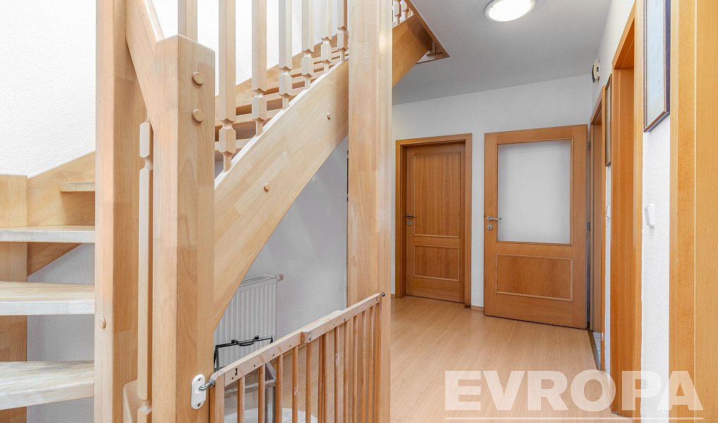 Prodej domu 225 m² s pozemkem 1 197 m², Hybrálec – náhled fotky 19