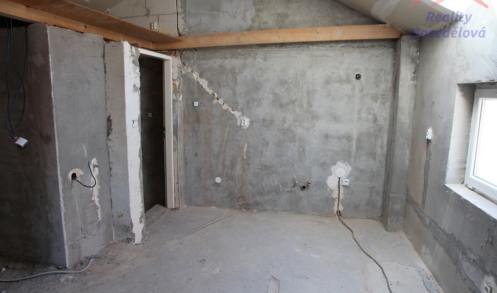 Prodej domu 114 m² s pozemkem 66 m², Smečno – náhled fotky 16