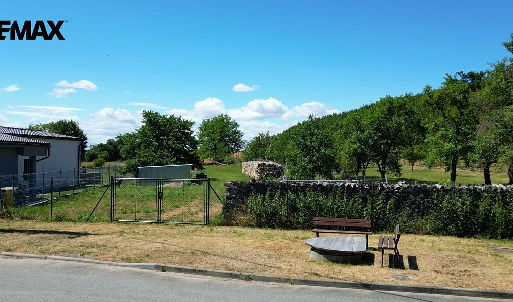 Prodej stavebního pozemku 1 849 m², Hlubočany – náhled fotky 9