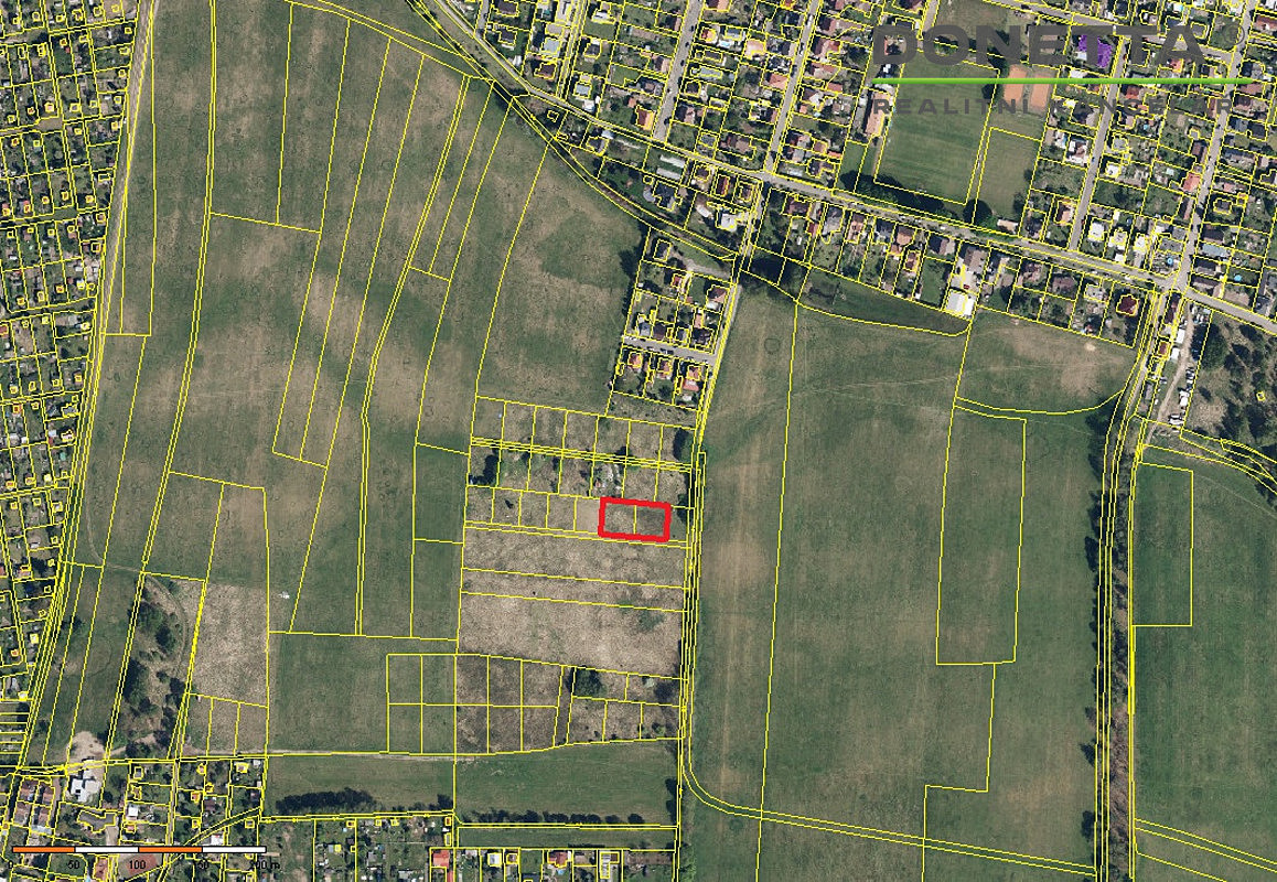 Prodej stavebního pozemku 1 385 m², Hradec Králové
