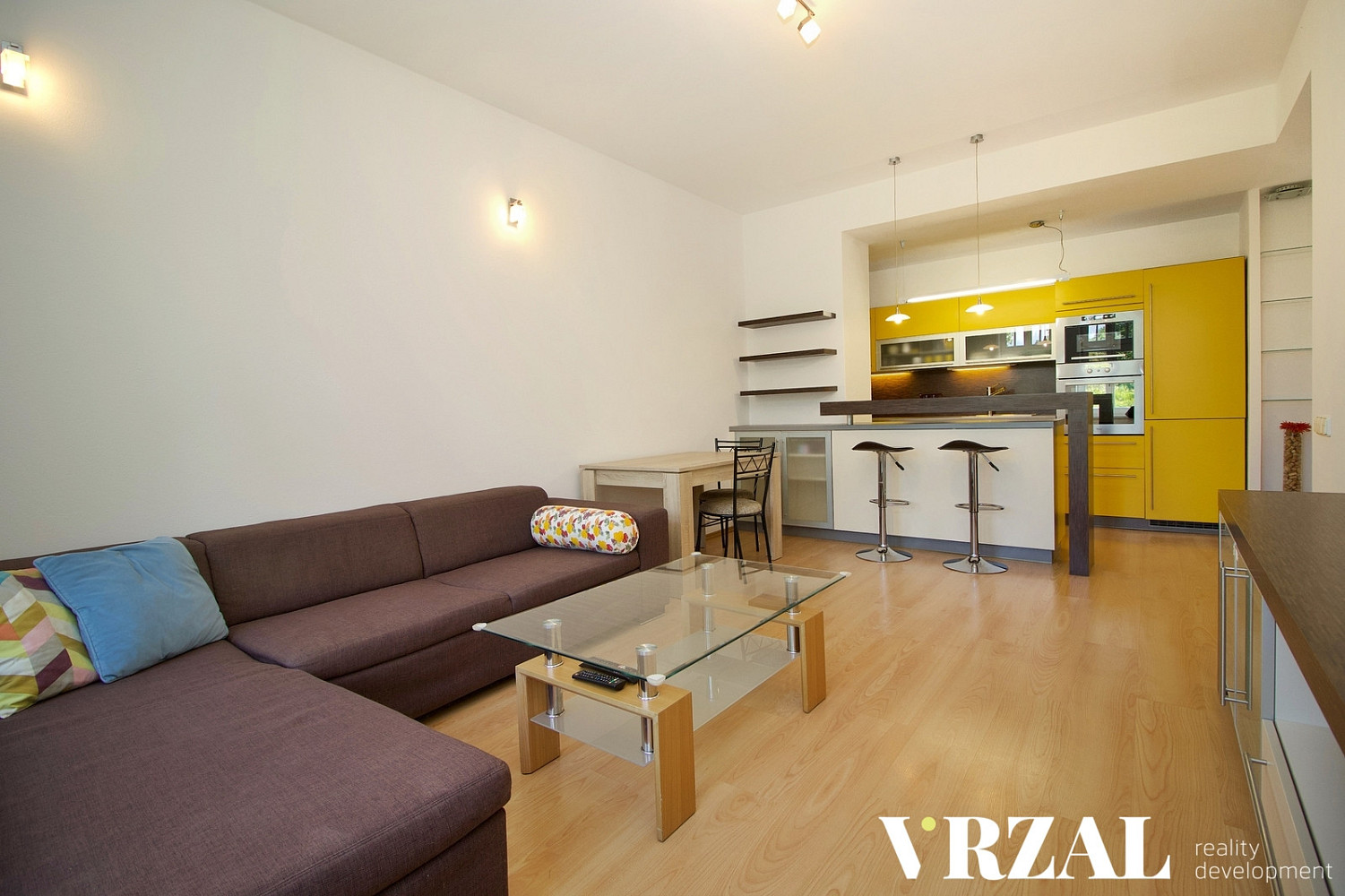 Pronájem bytu 3+kk 79 m² — photo 2