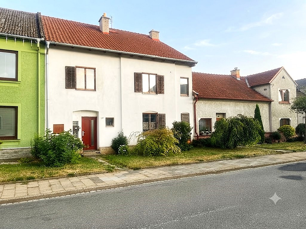 Dům, 230 m², pozemek 551 m²