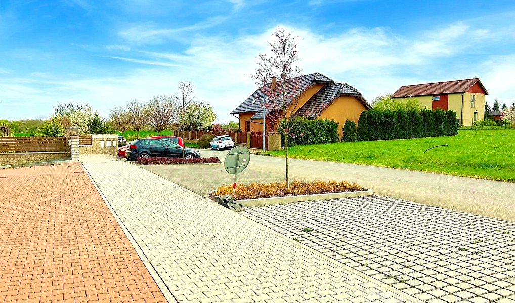 Pronájem bytu 1+kk 48 m², Tachlovice – náhled fotky 8