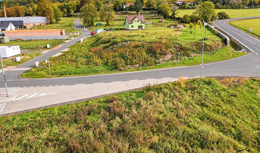 Prodej stavebního pozemku 853 m², Podhořany u Ronova – náhled fotky 3