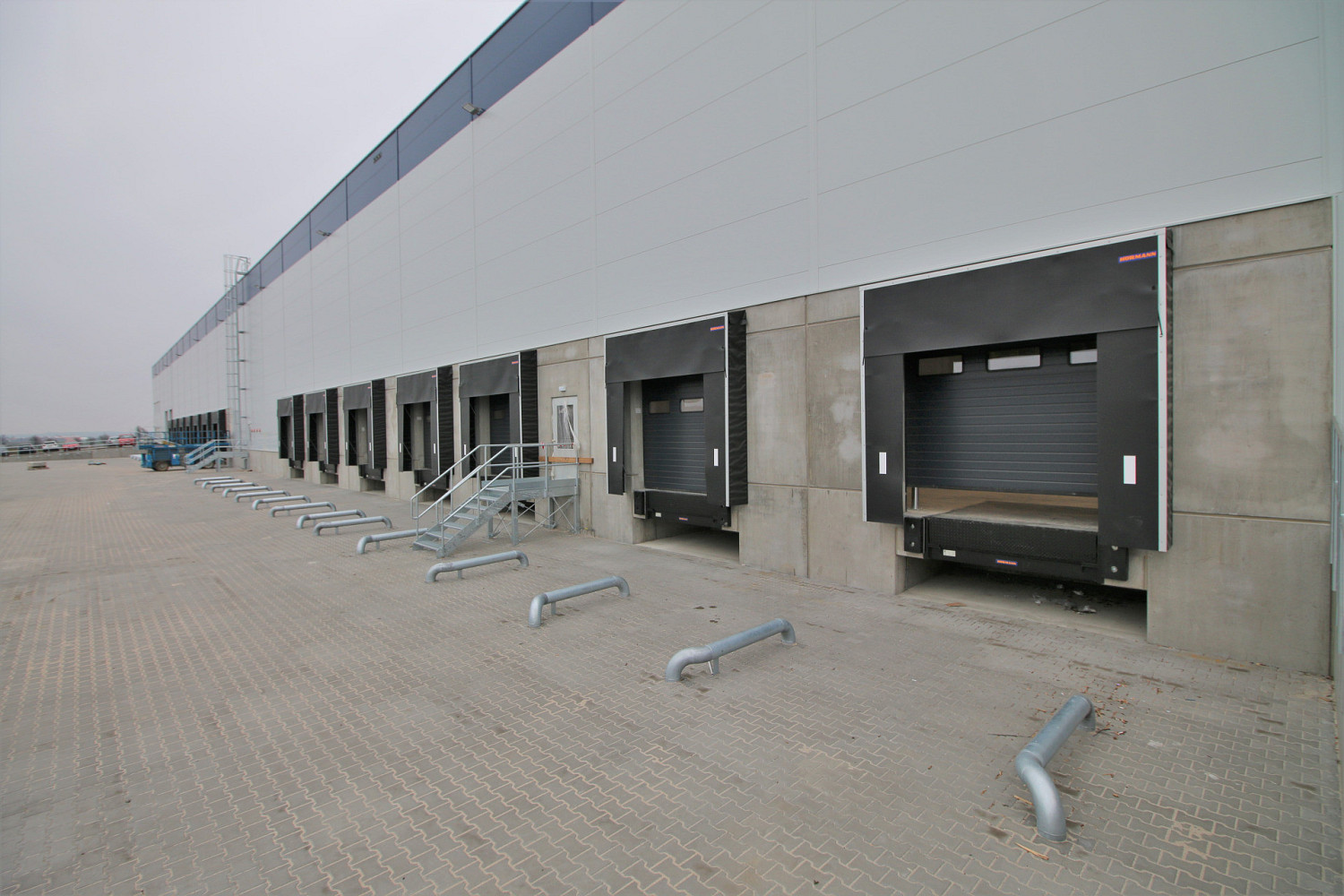 Pronájem skladu, výrobních prostor 3.000 m² Pavlov, D6 – pohled 2