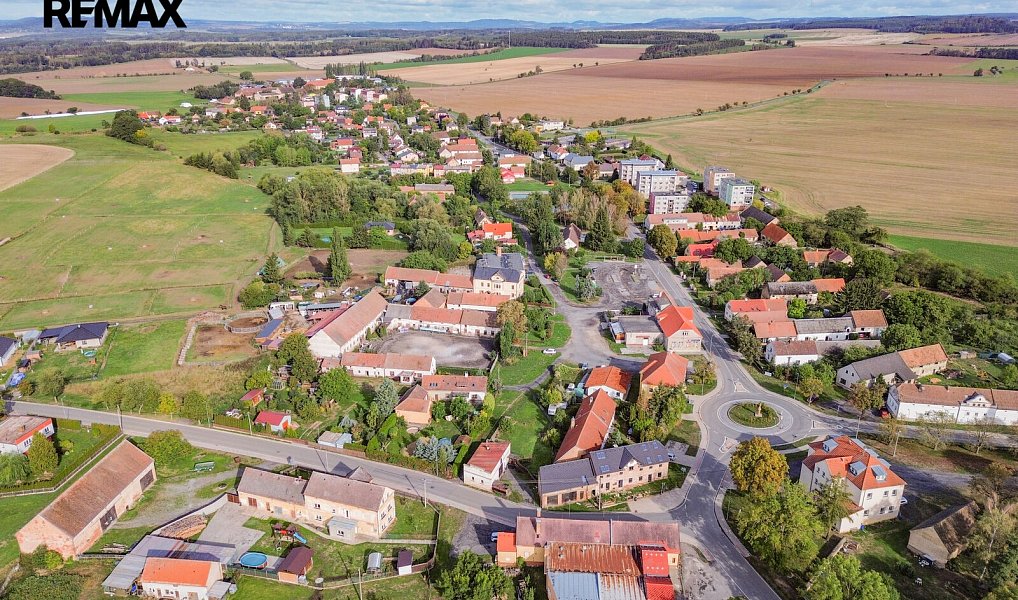 Prodej domu 220 m² s pozemkem 1 917 m², Pernarec – náhled fotky 42