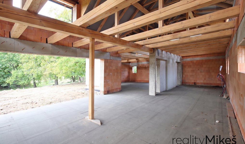 Prodej domu 252 m² s pozemkem 1 445 m², Rovensko pod Troskami – náhled fotky 23