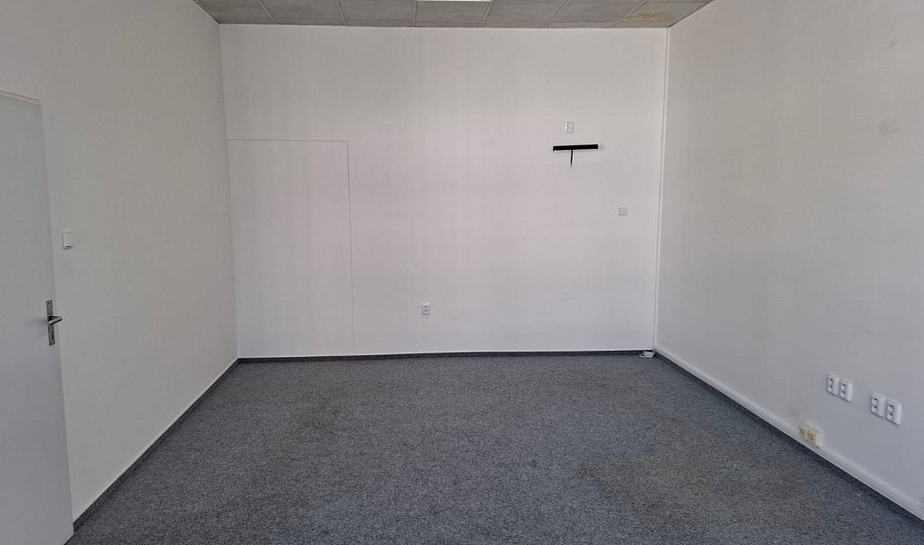 Pronájem kanceláře 34 m², Boskovice – náhled fotky 3