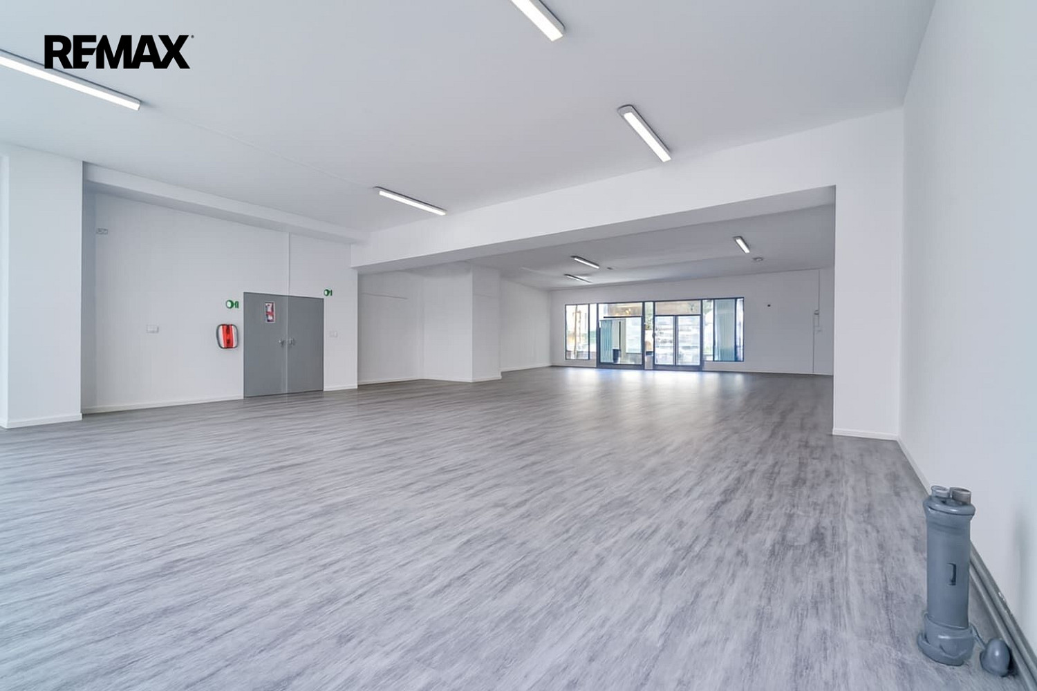 Pronájem obchodních prostor 200 m² – fotografie 3