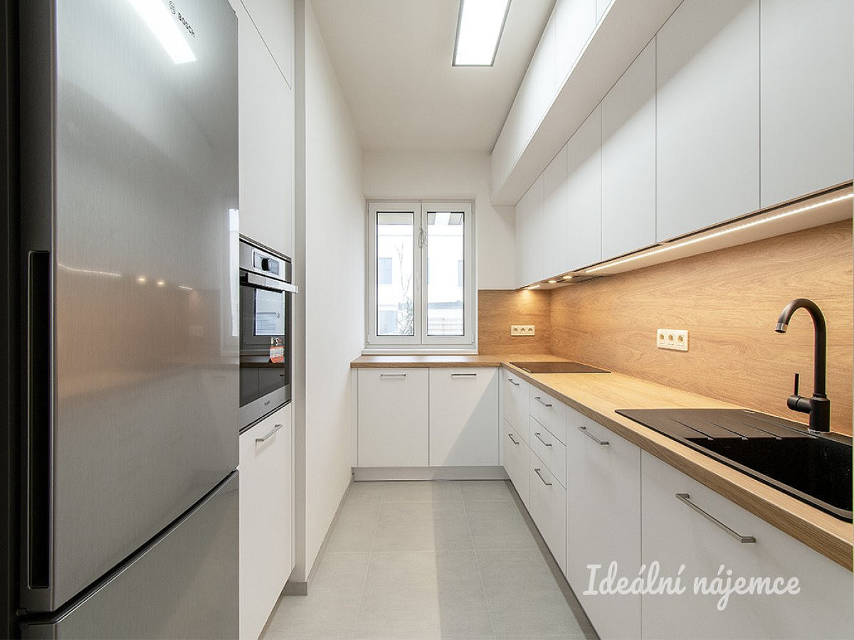 Pronájem bytu 4+kk 107 m² – fotografie 3