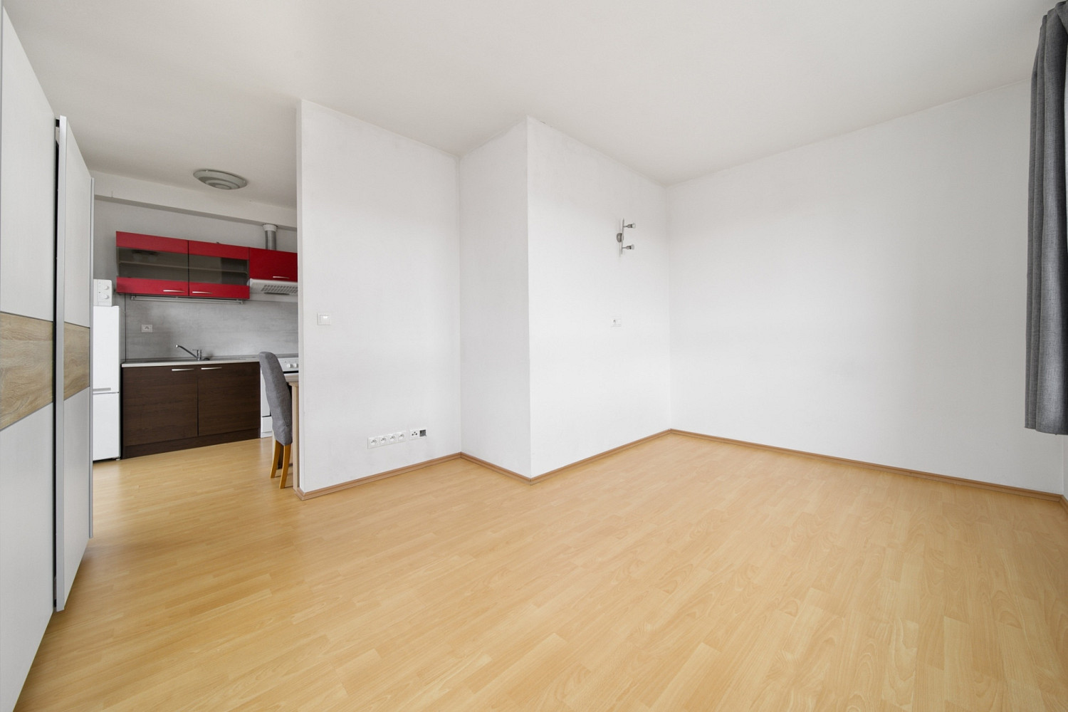 Pronájem bytu 1+kk 30 m² – fotografie 4
