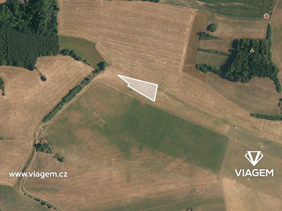 Prodej pole 820 m² – pohled 2