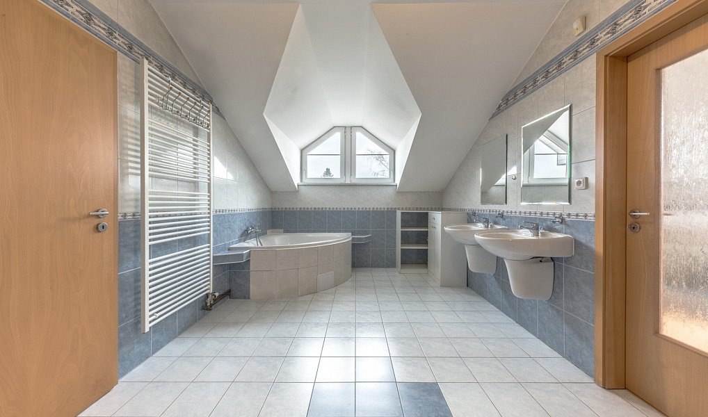 Prodej domu 260 m² s pozemkem 991 m², Praha – náhled fotky 17
