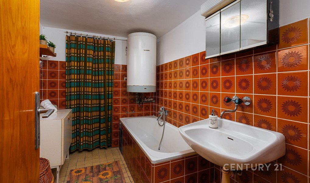 Prodej chaty/chalupy 198 m² s pozemkem 2 388 m², Jince – náhled fotky 29