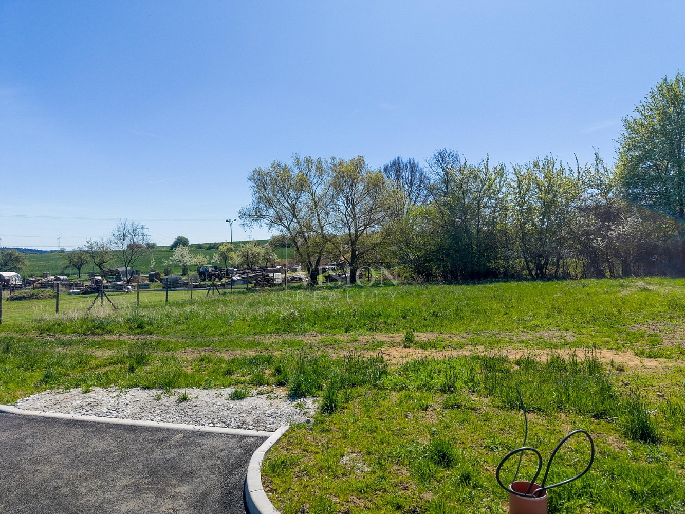 Prodej stavebního pozemku 1 227 m² – fotografie 2