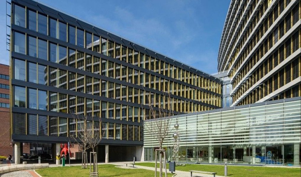 Pronájem kanceláře 929 m², Praha – náhled fotky 2