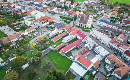 Prodej domu 700 m² s pozemkem 4 338 m², Klicperovo náměstí, Chlumec nad Cidlinou - Chlumec nad Cidlinou I, okres Hradec Králové