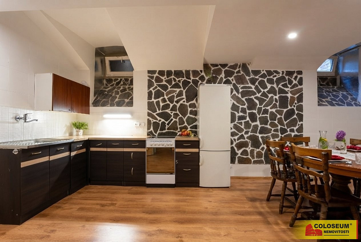 Pronájem bytu 4+kk 94 m² – fotografie 3