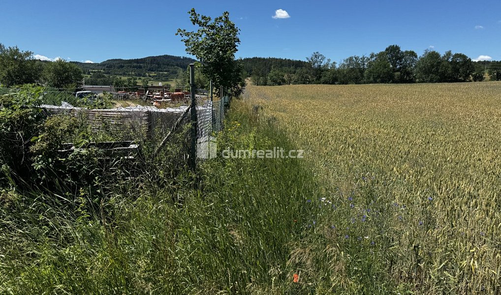 Prodej komerčního pozemku 2 327 m², Vlachovo Březí – fotka 1 z 7