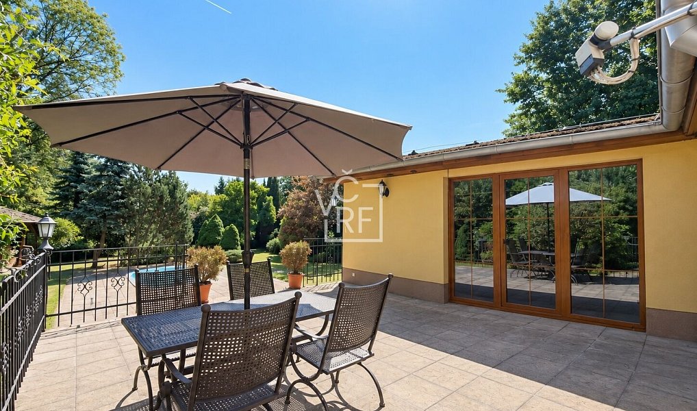 Prodej domu 260 m² s pozemkem 1 754 m², Mělník – fotka 1 z 36