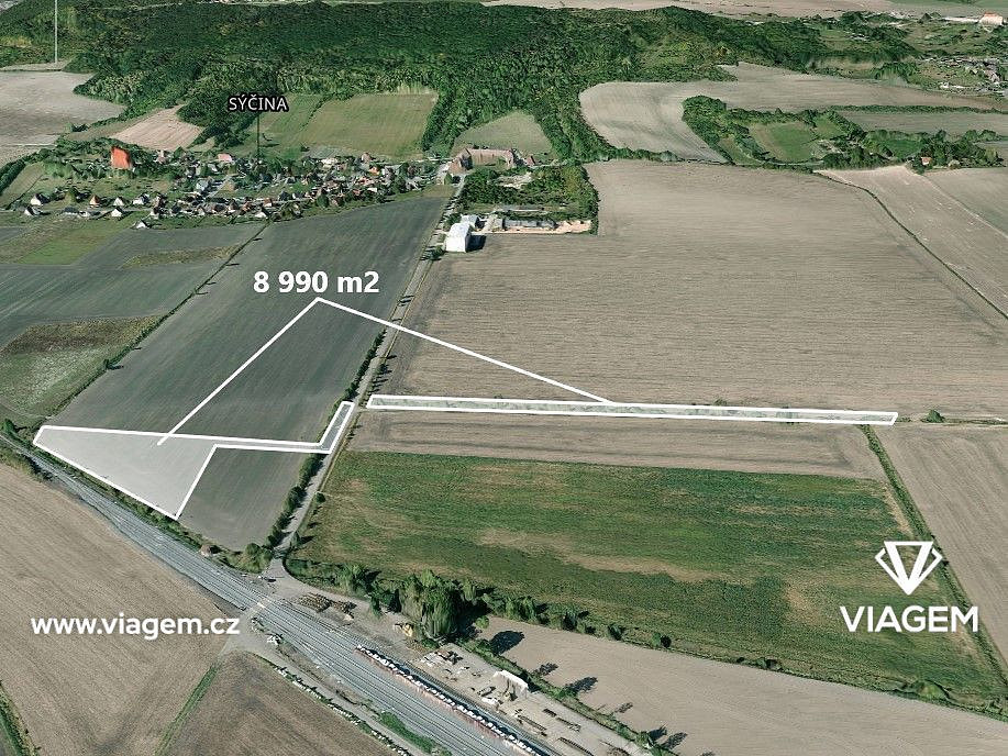 Prodej pole 2 305 m², Dobrovice