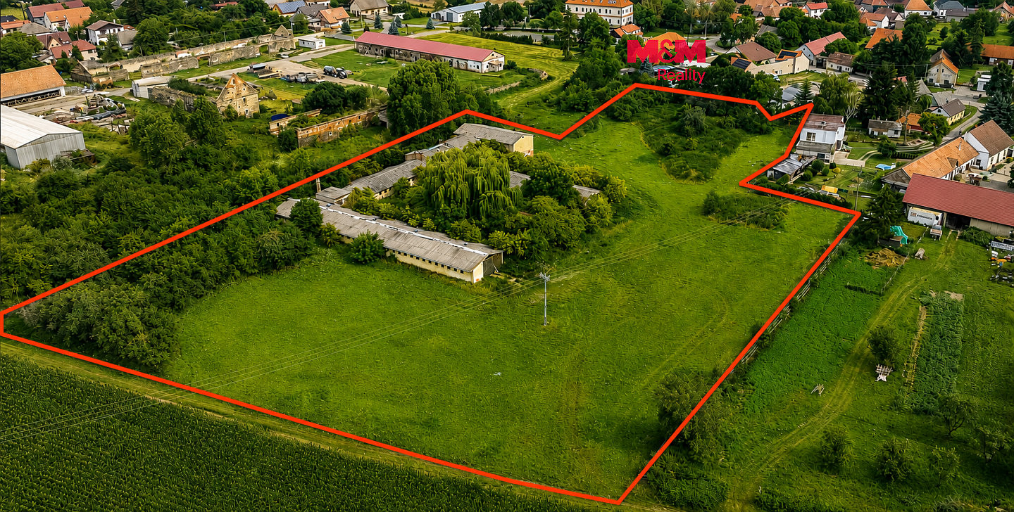 Prodej komerčního pozemku 14 865 m²