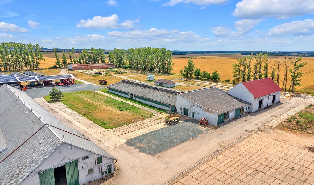 Prodej zemědělského objektu 2 100 m², Jasenná – náhled fotky 8