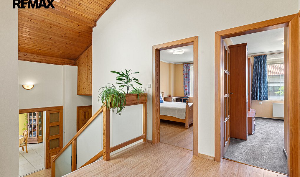 Prodej domu 186 m² s pozemkem 1 033 m², Uhlířské Janovice – náhled fotky 11