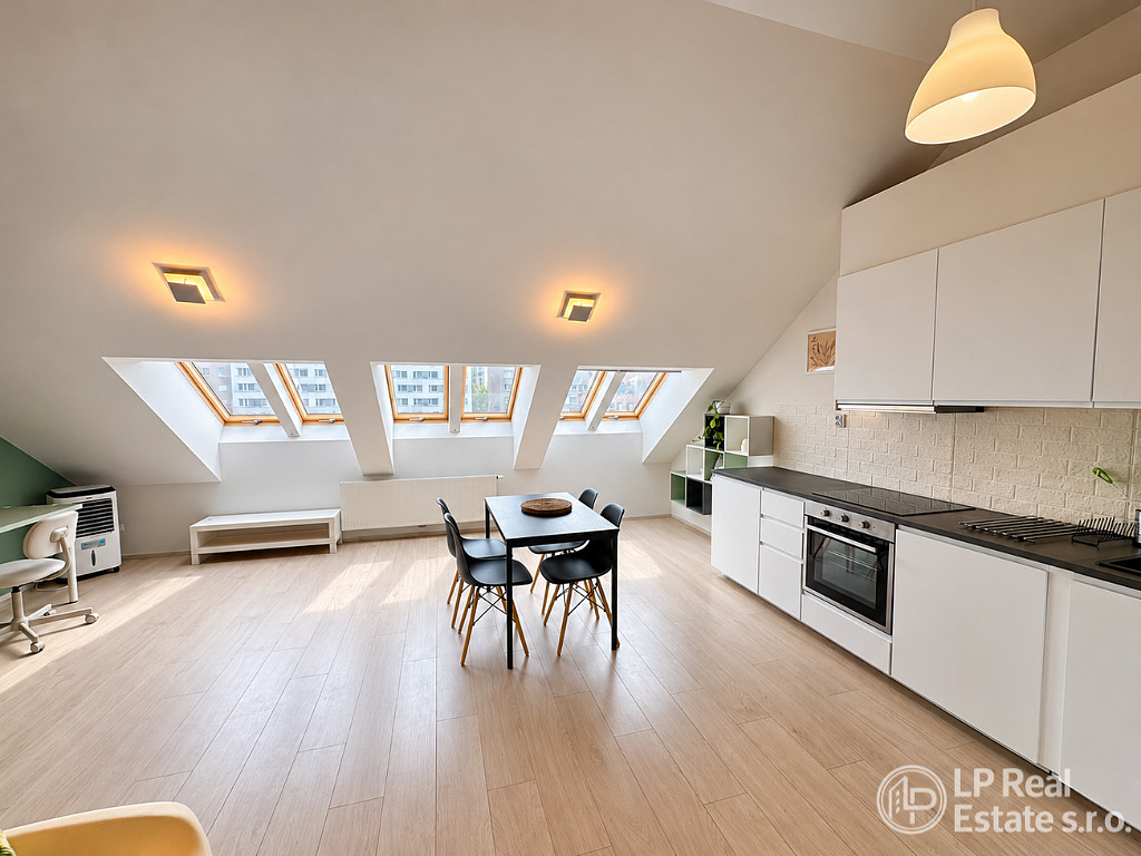 Pronájem bytu 1+kk 44 m² – fotografie 5