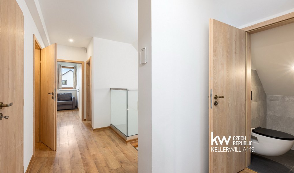 Prodej domu 145 m² s pozemkem 723 m², Zlonín – náhled fotky 23