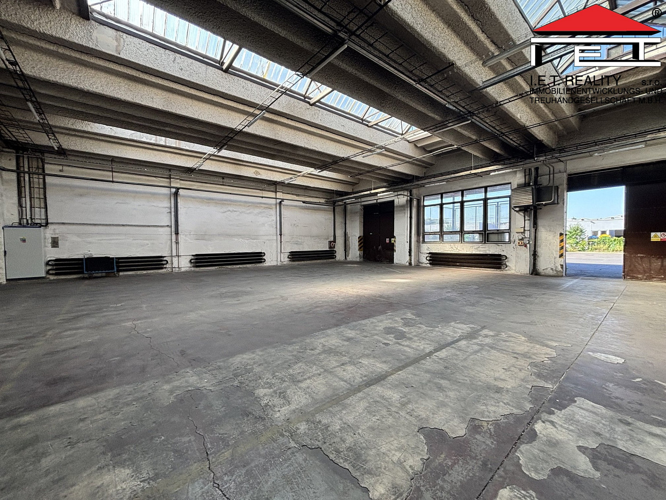 Pronájem skladovacích prostor 992 m² – fotografie 3