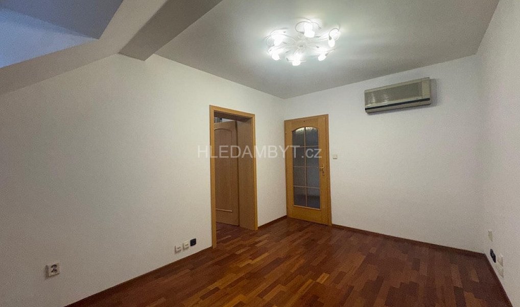 Pronájem bytu 2+1 76 m², Praha – náhled fotky 5