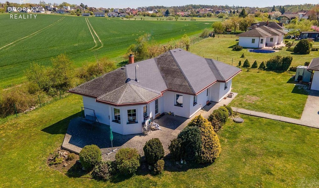 Prodej domu 174 m² s pozemkem 2 000 m², Petkovy – fotka 1 z 28