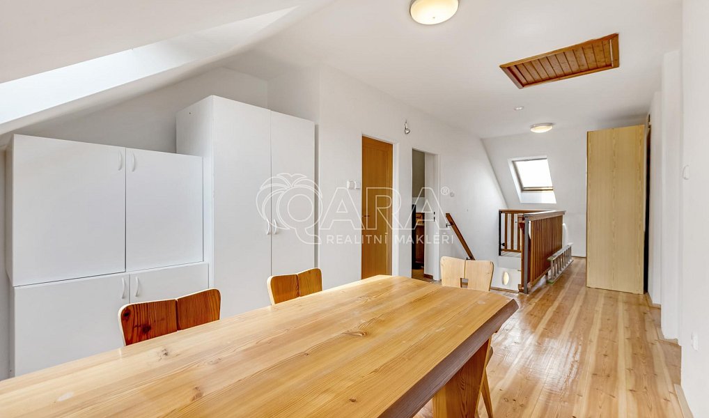 Prodej domu 307 m² s pozemkem 619 m², Mrač – náhled fotky 15