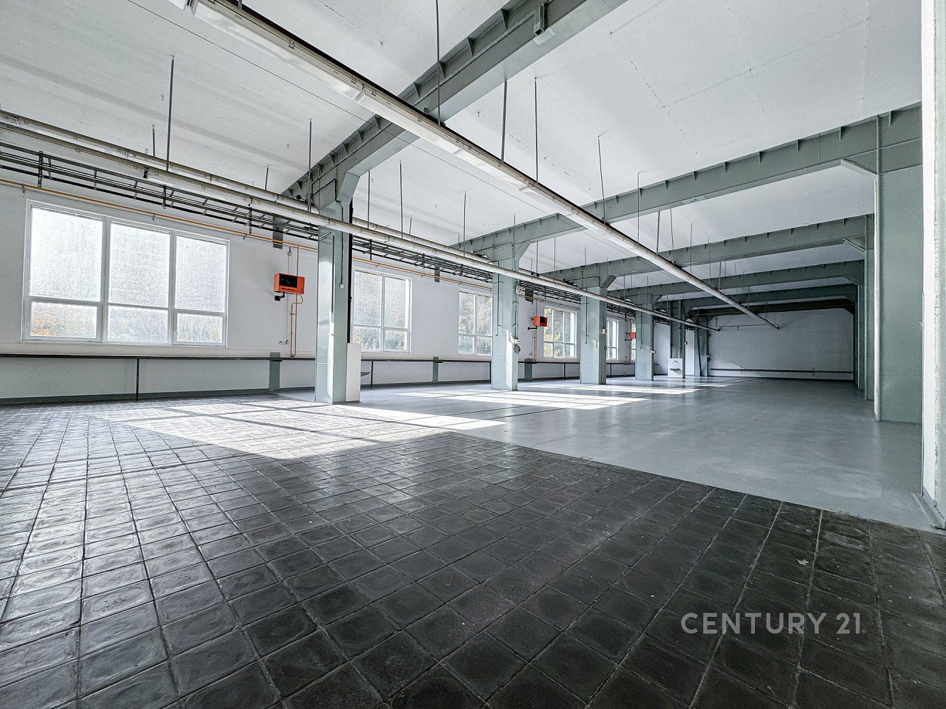 Pronájem výrobních prostor 1 920 m² — photo 2
