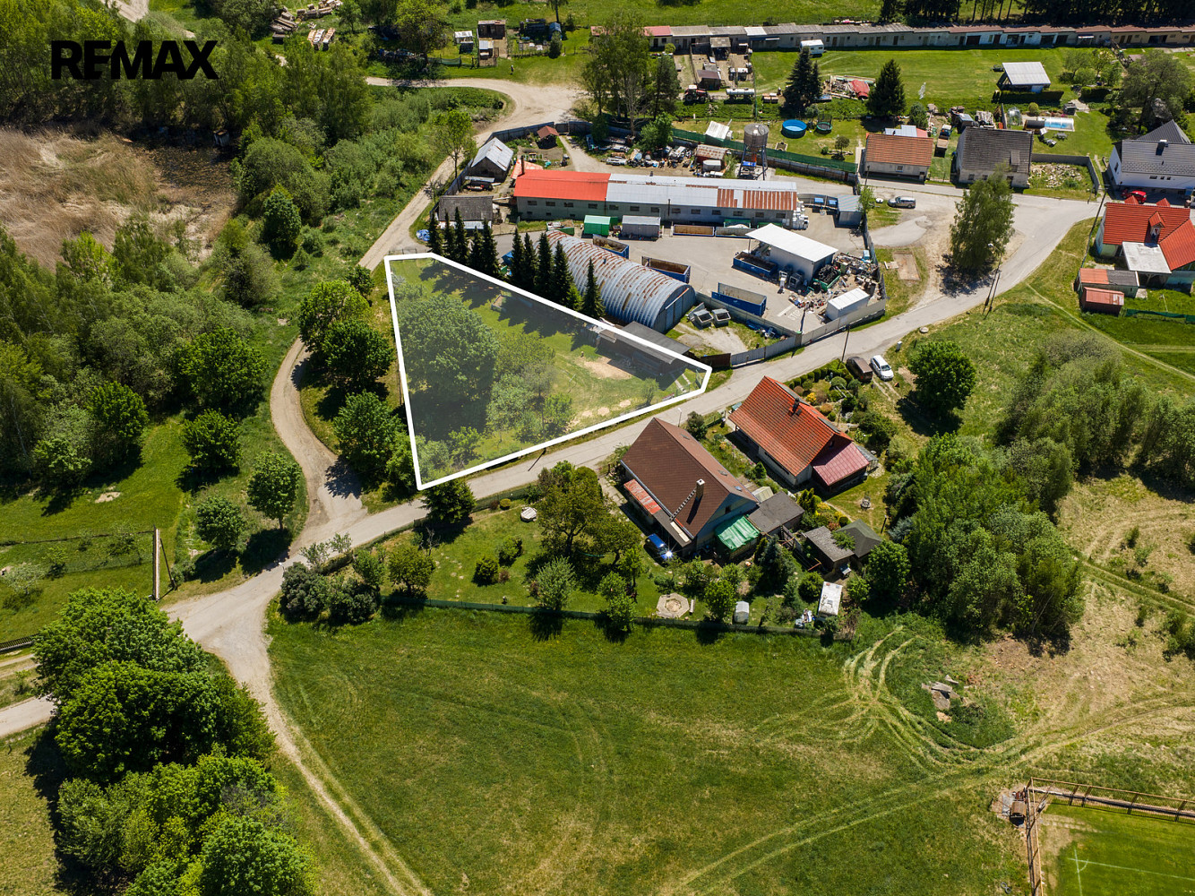 Prodej stavebního pozemku 1 408 m² – pohled 6