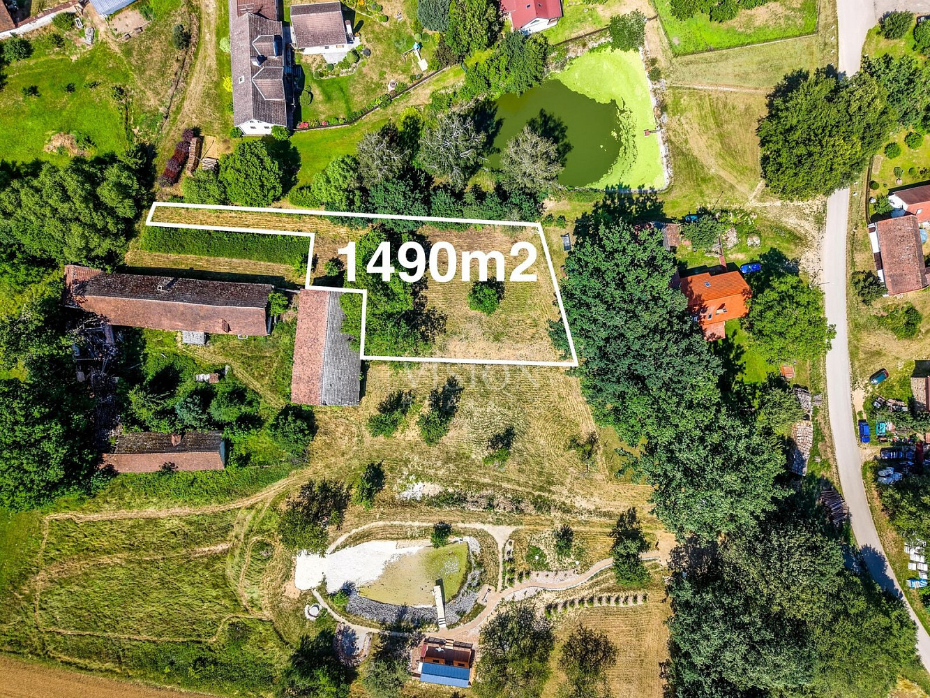 Prodej stavebního pozemku 1 490 m²