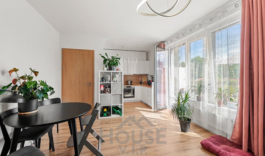 Prodej bytu 2+kk 60 m², Praha – náhled fotky 3